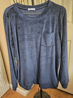 Ekouaer Velour  Navy Blue Long Sleeve Sleepwear Loungewear  Top